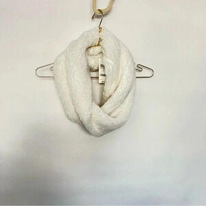Jenni Fluffy Sherpa Fleece Infinity Scarf Beige Ivory Cream New